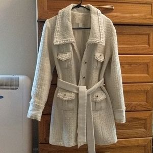 White overcoat/trench coat